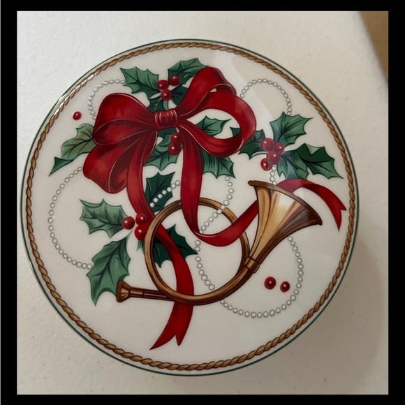 Vintage Mikasa Jubilation Candy Dish With Lid Trinket Dish Christmas Horn - Picture 4 of 6